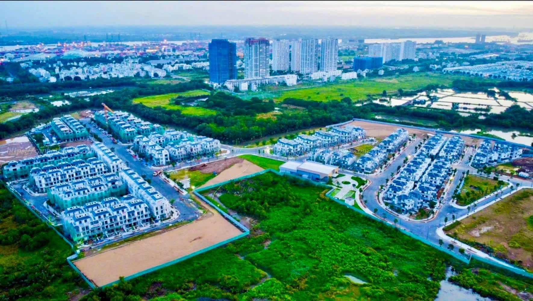 Gladia-by-the-water_10